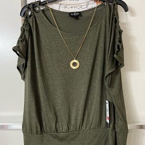 NWT nice top!